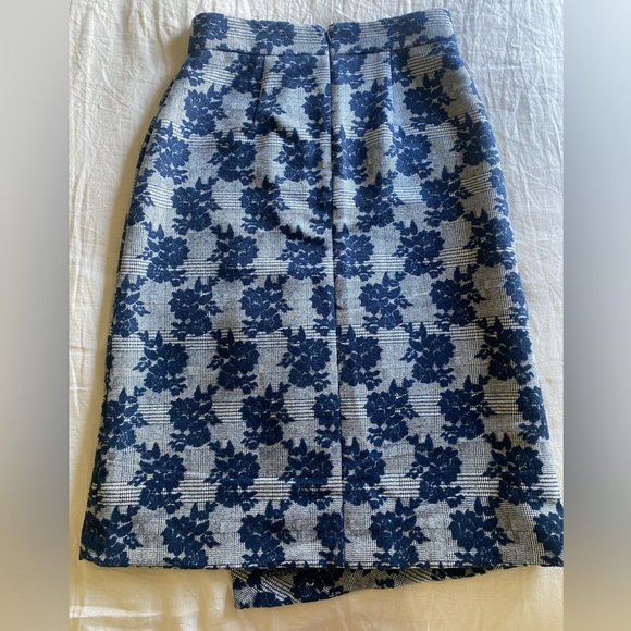 Halogen faux wrap lined midi skirt, sz 8, navy floral velvet, so soft! BNWOT - Picture 2 of 10